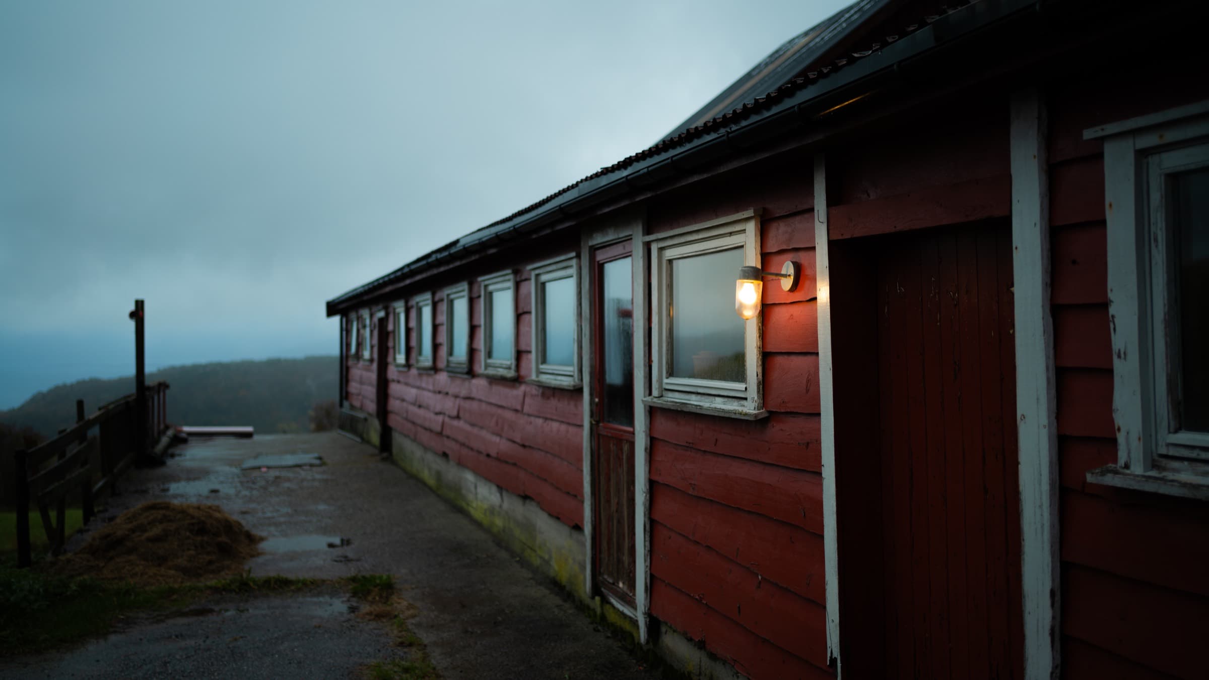 Driftsbygningen på Hagalid Gård