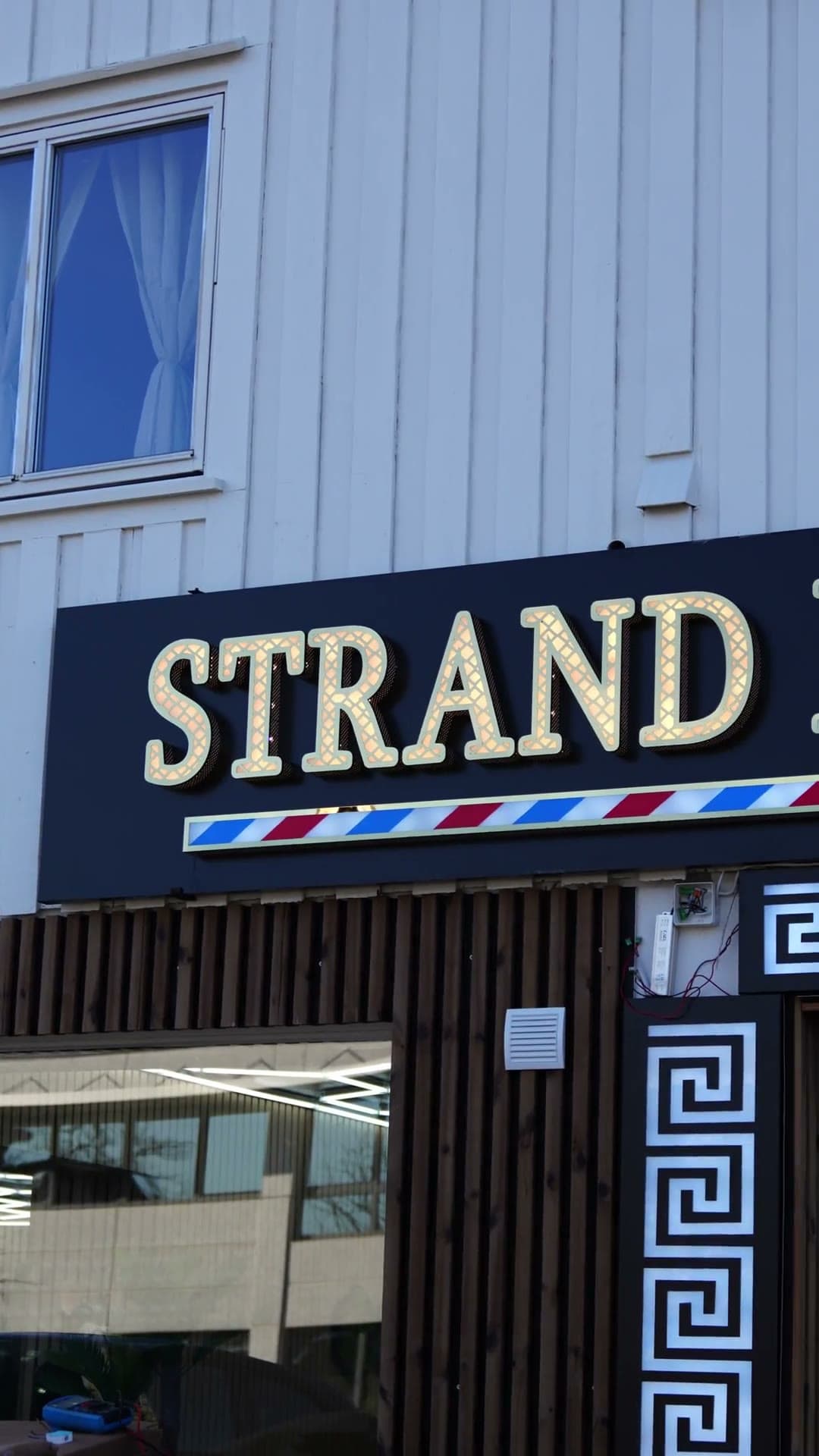 Montasje fra Strand Barber